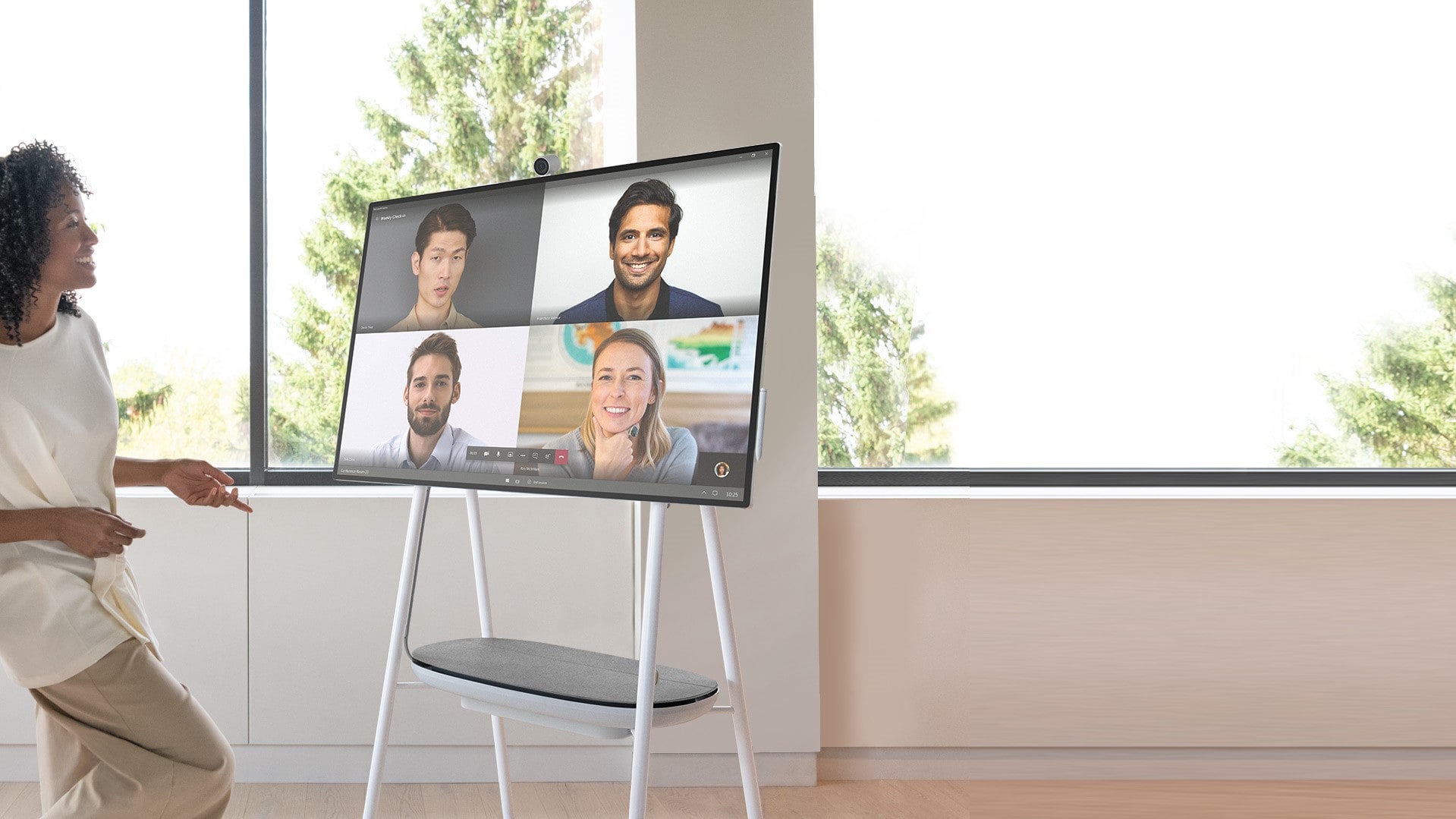 Steelcase Roam Rollständer für 50,5 Zoll Microsoft Surface Hub 2S und Hub 3