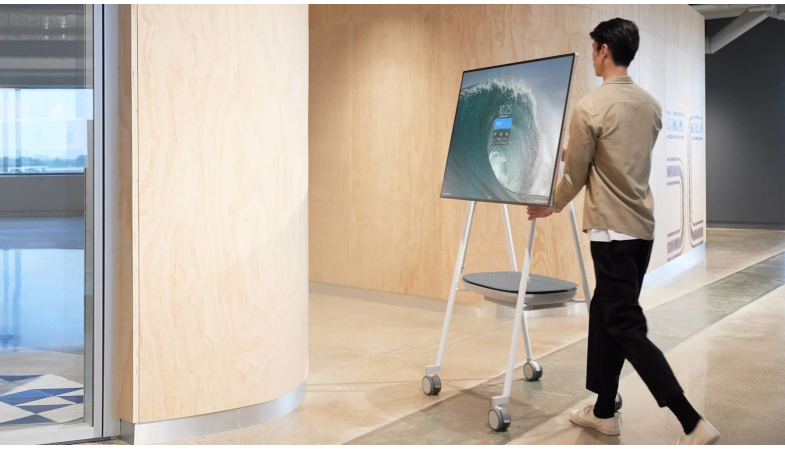 Steelcase Roam Rollständer für 50,5 Zoll Microsoft Surface Hub 2S und Hub 3