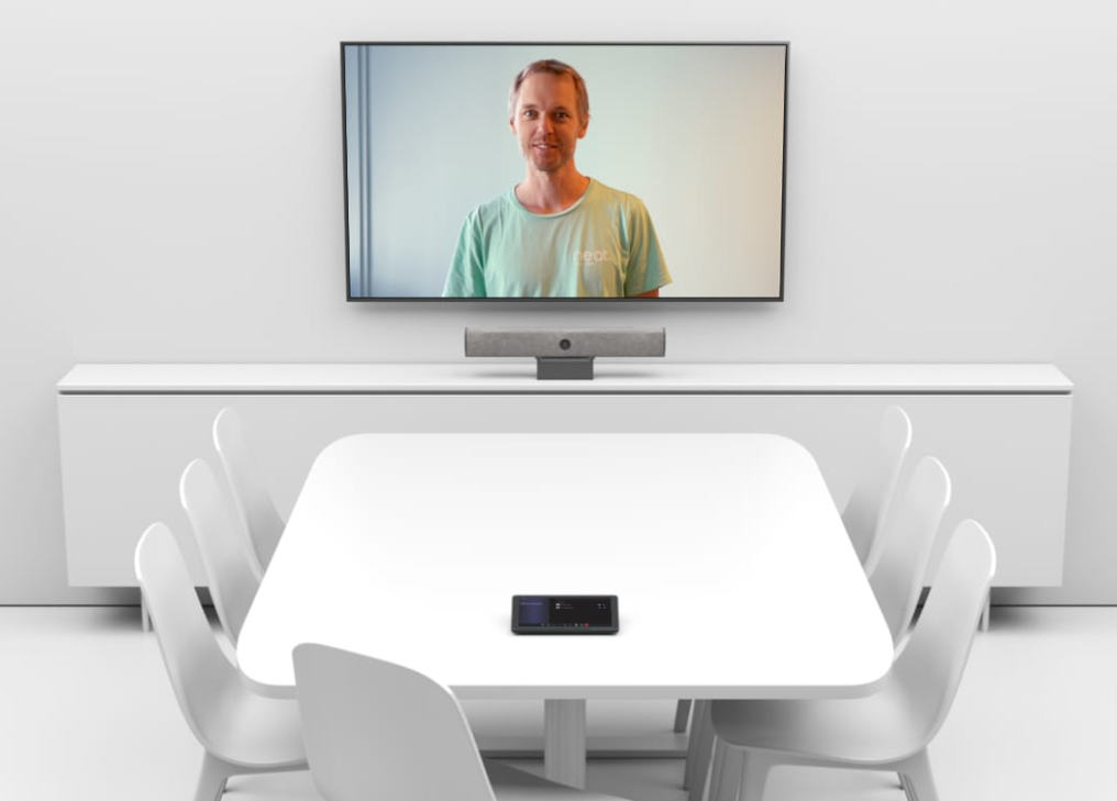 Neat Bar for Zoom and Microsoft Teams - All-in-One-Videokonferenzsoundbar mit Neat Pad Controller - kleine Räume